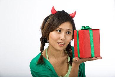 横板动作游戏《深沉之火》上线steam 可申请试玩